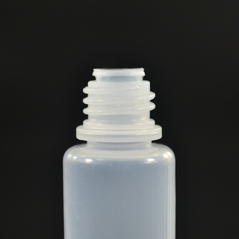 Praktische Dosen für schnelle Nachbearbeitungen unterwegs und Reisen