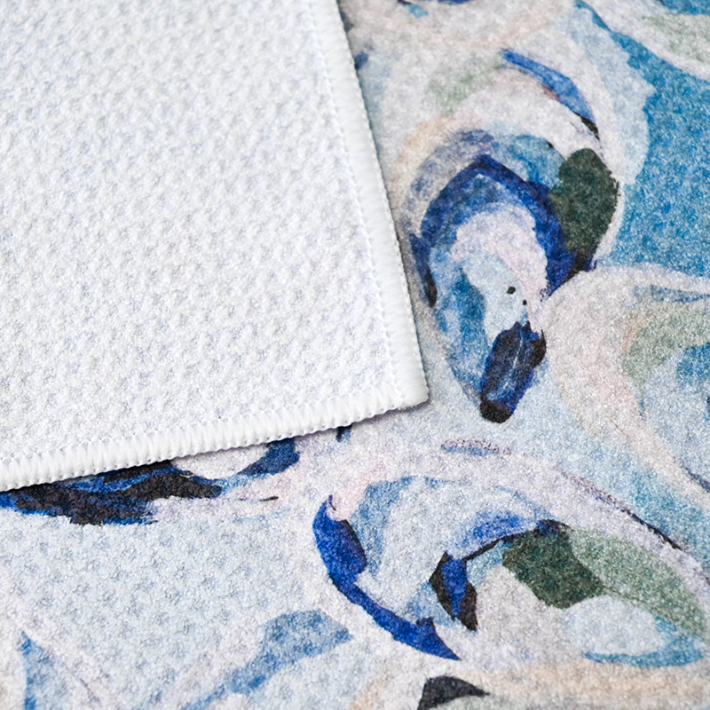 Paranna vessan sisustusta modiisilla chenille-käsivuotteenammella.