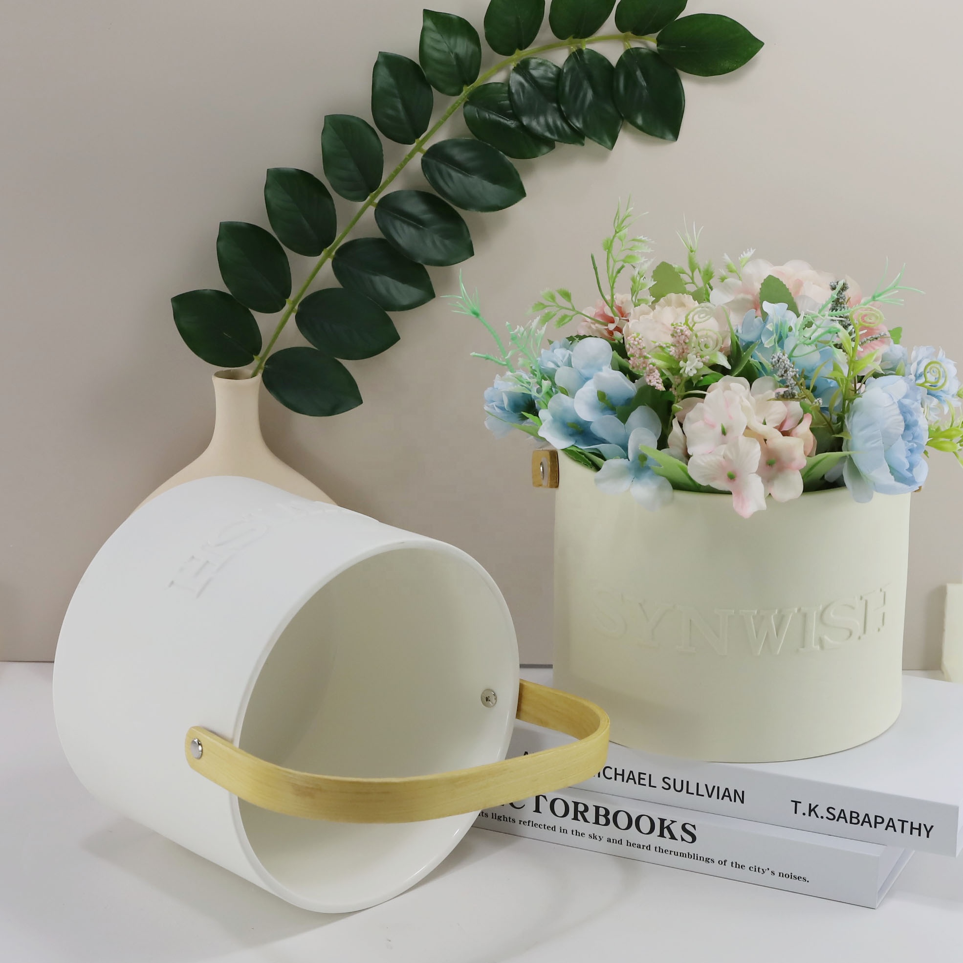 Synwish extra large wholesale custom embossed logo white matte candle jars holders to make candles with boxes flower vase supplier