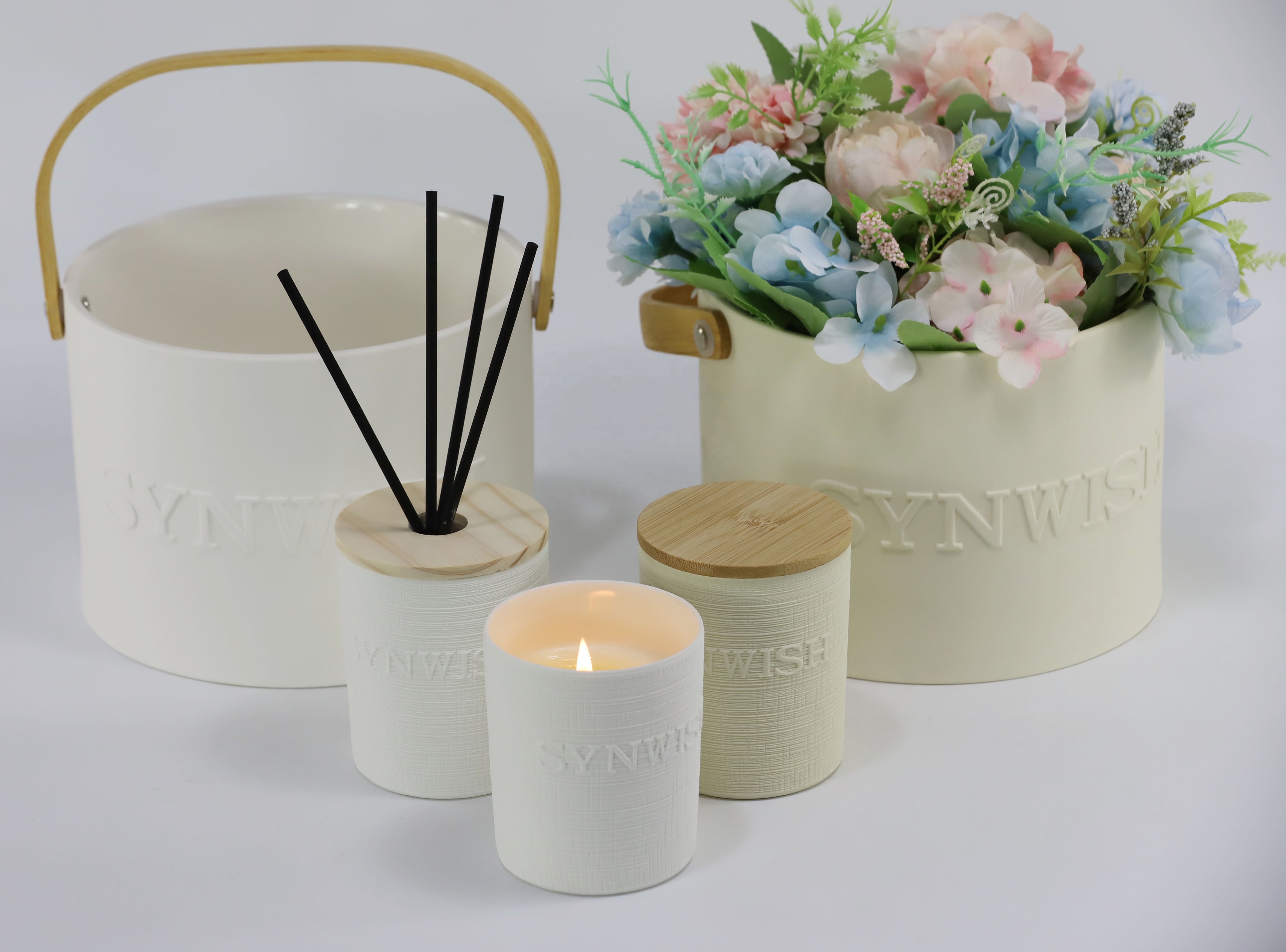 Synwish extra large wholesale custom embossed logo white matte candle jars holders to make candles with boxes flower vase supplier
